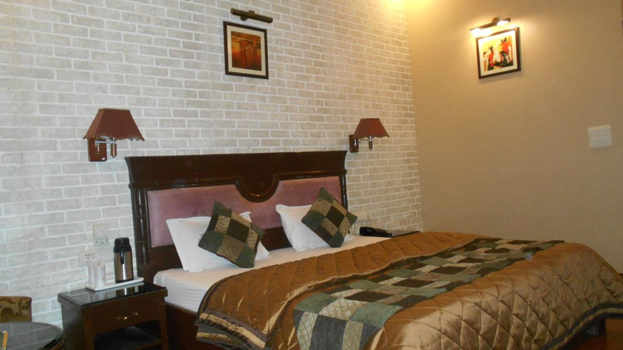 Hotel Diplomat Residency Bareilly Exteriér fotografie