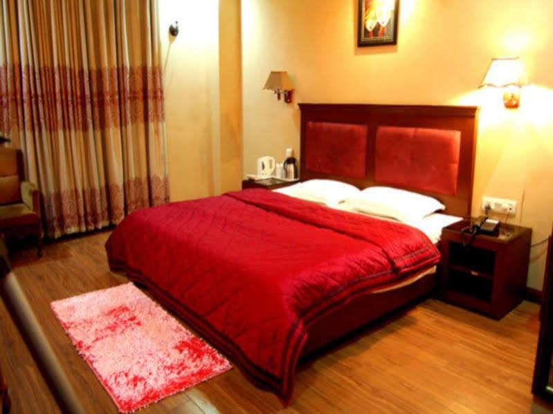 Hotel Diplomat Residency Bareilly Exteriér fotografie